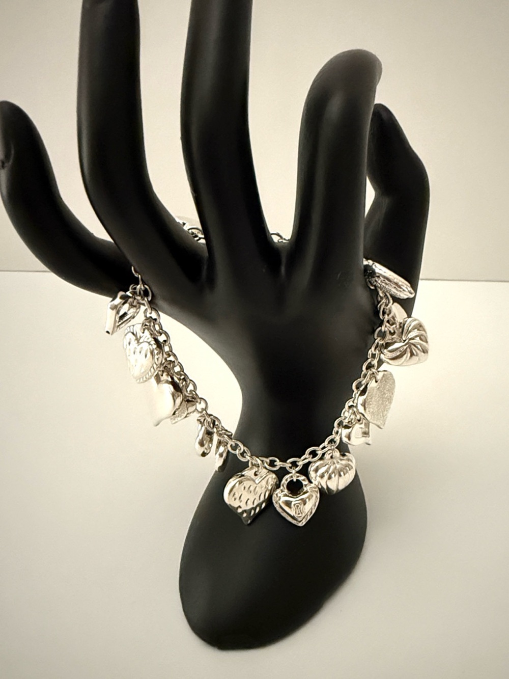 Vintage JCM (Jacmel) Mauritius 925 sterling silver 17-heart charm bracelet